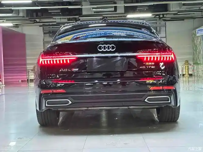 奥迪a6l2021款45tfsi臻选动感型全车原漆