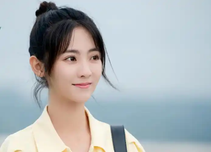 邢菲又一现代高甜剧待播,合作帅气男主,cp感不输《乌鸦小姐》_胡一天