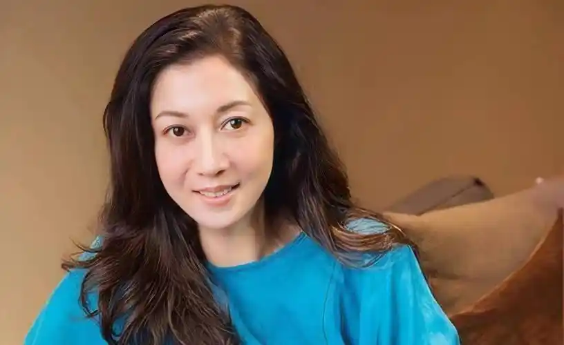 成龙一生的污点,最悲情的女星,可是却拥有最美丽阳光的心_吴绮莉_母亲