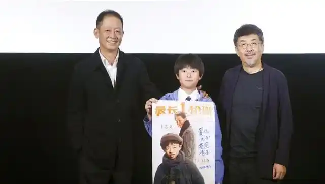 王志文父子首同台气质大相径庭,11岁儿子身高已到爸爸肩膀