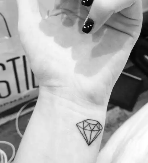 钻石纹身含义寓意 精美钻石纹身手稿推荐
