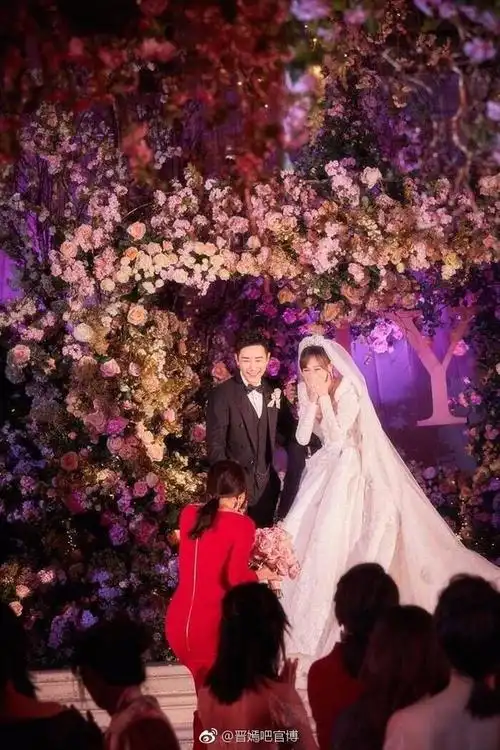 唐嫣罗晋婚后第5天开工伴娘郭晓婷曝婚礼内幕催生团上线
