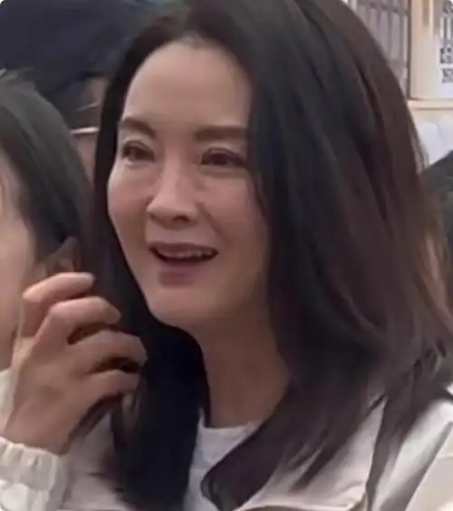 所有人都会老48岁林心如和50岁王艳的生图治好了我的容貌焦虑