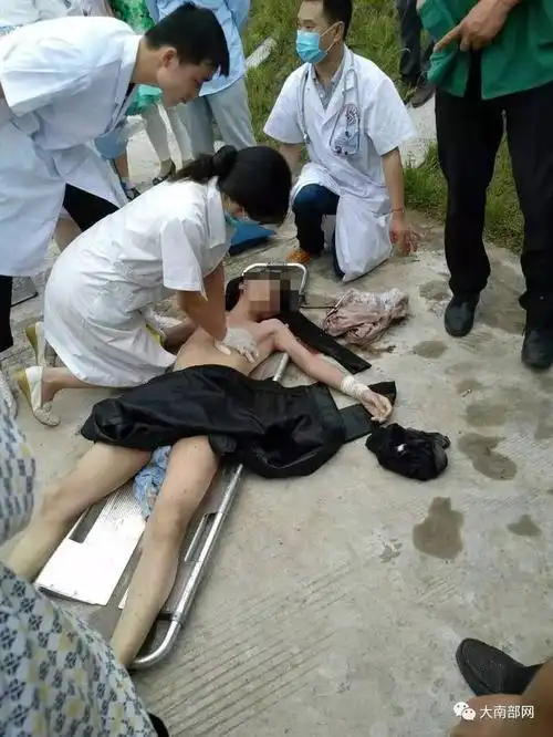 8个娃儿酒后下河洗澡,2人被淹死,太惨了!