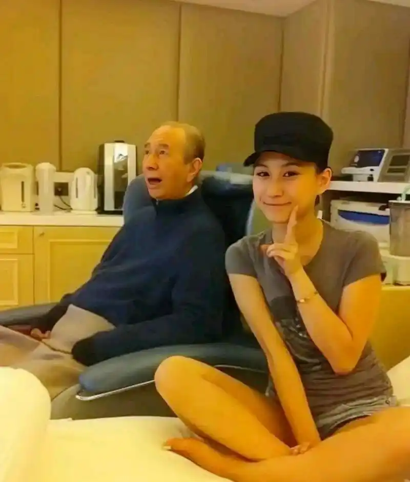 70岁高龄的何超莲,虽然活了