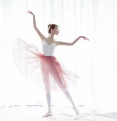 私稿舞蹈插画芭蕾少女头像