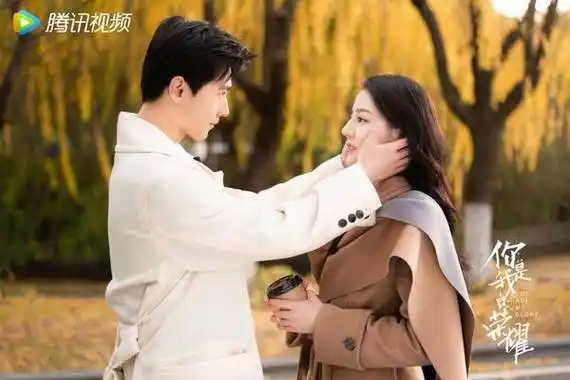 图片来源:微博当初《你是我的荣耀》一上档,杨洋和迪丽热巴的cp感就冲