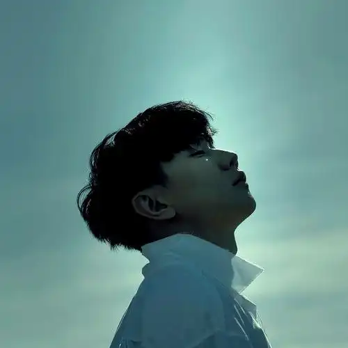 节星期一新专辑伟大的渺小第三波主打歌黑夜问白天全球首播上一波封面