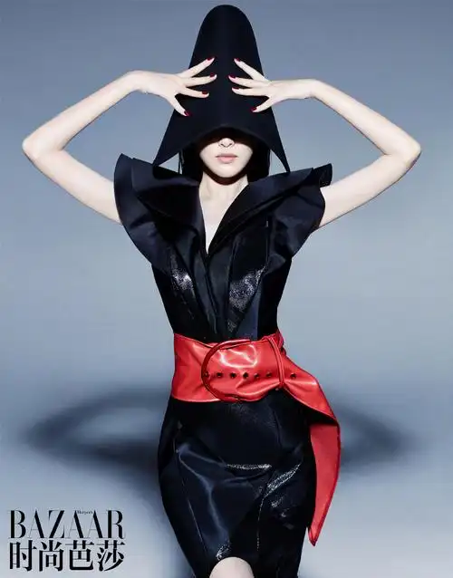 时尚芭莎》五月刊封… _ 80后小花旦杂志写真专辑 摄影 封面 人物