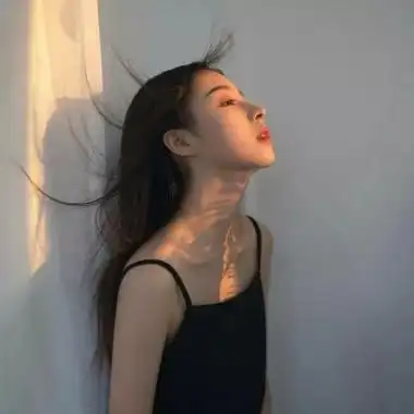 酷酷的伤感女头像高清好看酷酷的伤感女头图片