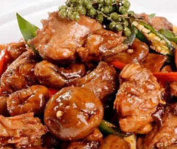 今天介绍的这道菜就是葱烧兔肉,不仅营养美味而且孩子非常爱吃.