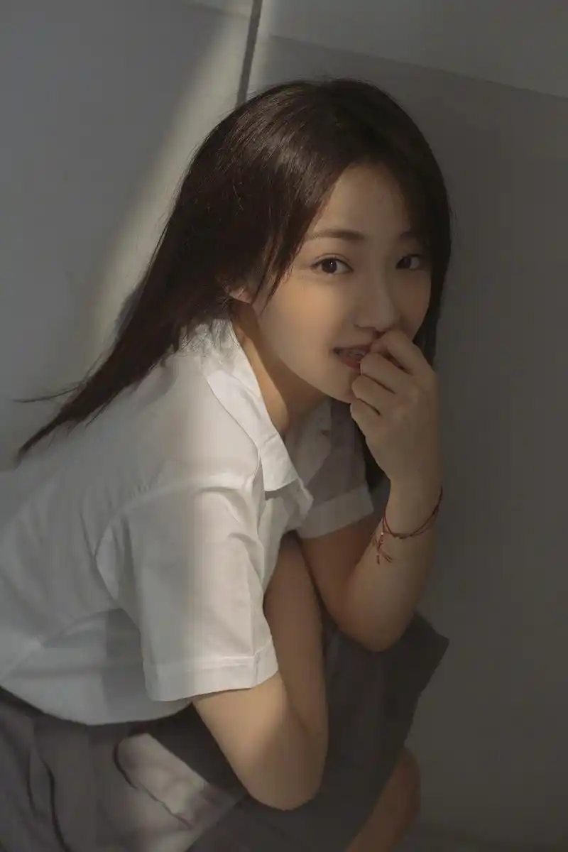 我们家吴佳怡在《九州缥缈录》中饰演赢玉,12集时会惊艳出场,然后是