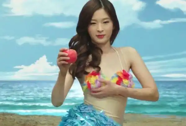 小苹果mv里的美人鱼叫什么名字?下图!