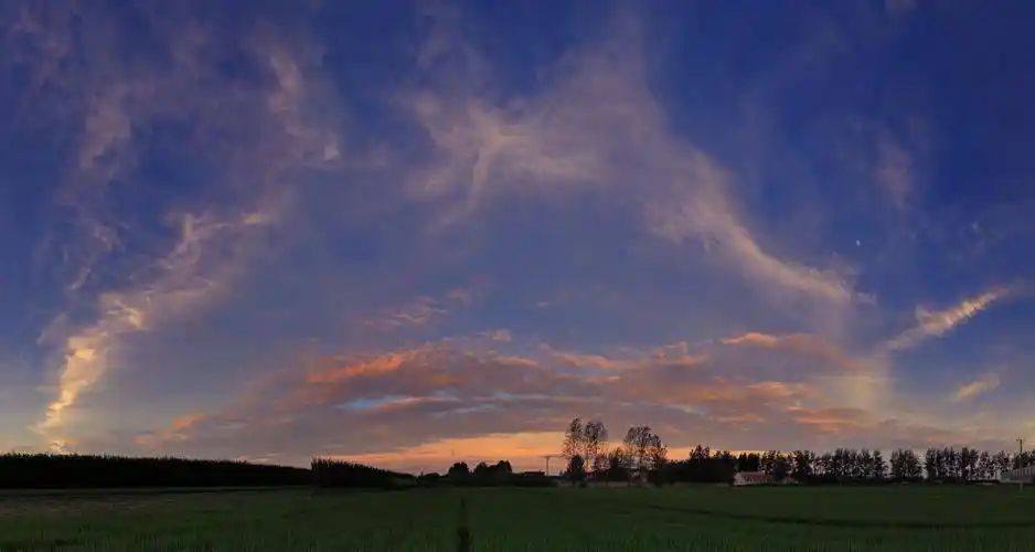 全景下的东边天空