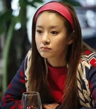 张子萱2015年,张子萱在微博承认与陈赫在一起,并称和丈夫杨一柳早已