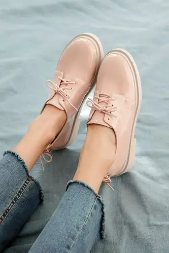 学院风深口系带单鞋女英伦风漆皮平底鞋大码平跟休闲女鞋秋鞋40