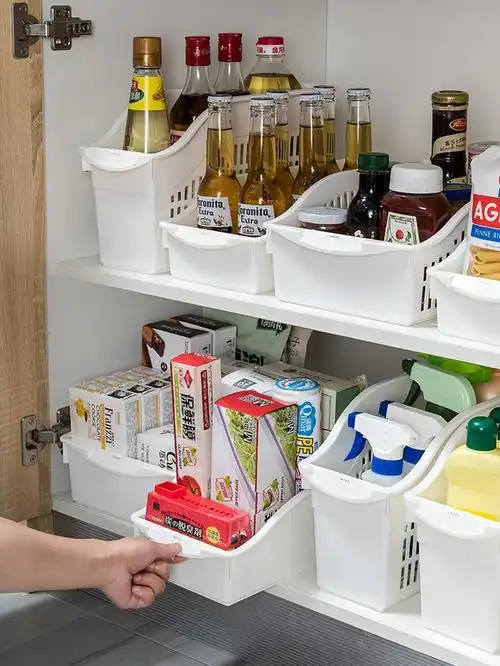 厨房里用到的一些常用品,收纳盒的种类有很多,建议根据收纳用品的形状