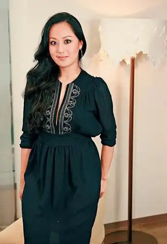 56岁章小蕙重出江湖风采不减当年坦言仍爱购物,钟镇涛曾因她破产