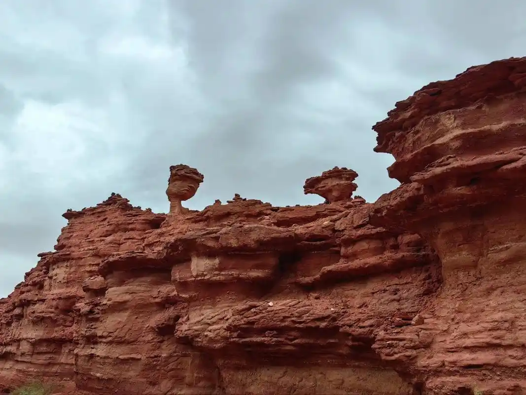 内蒙自驾——阿拉善梦幻峡谷 梦幻大峡谷位于阿拉善左旗敖伦布拉格镇