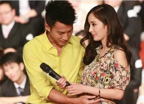 刘恺威爸爸曝杨幂怀男胎 刘丹自曝当爷爷很紧张