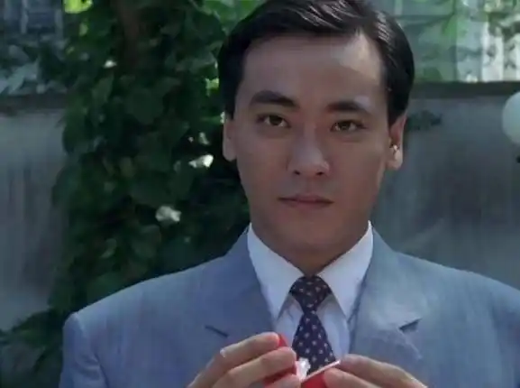 父亲是名导,母亲是演员,哥哥是影帝,尔冬升的家世有多豪横?