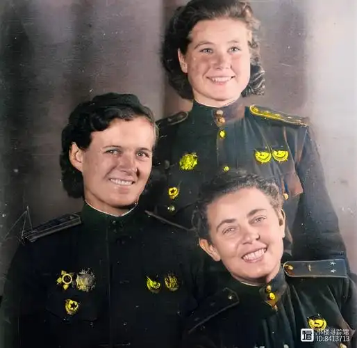 老照片前苏联红军女兵旧影1