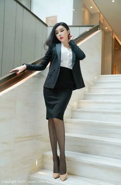 美女模特田冰冰白衬衫黑丝美腿职场ol系列性感写真