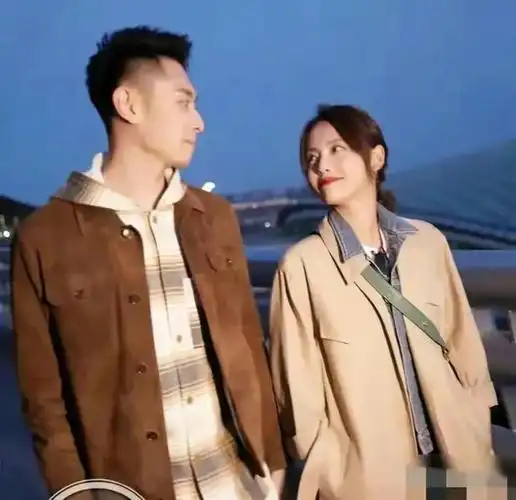 买超与张嘉倪大概率不会分手,主要有三点原因,邵晴家境引热议