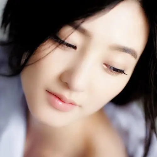 王丽坤40岁了吗,网上说的是不是真的.看不出来