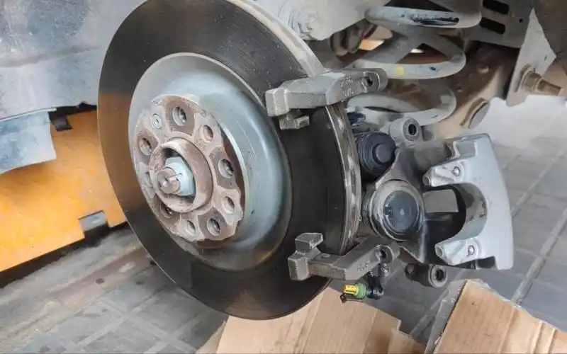 你更换的刹车片为什么有异响?