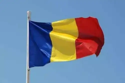 她就用一根化妆刷征服了美妆界