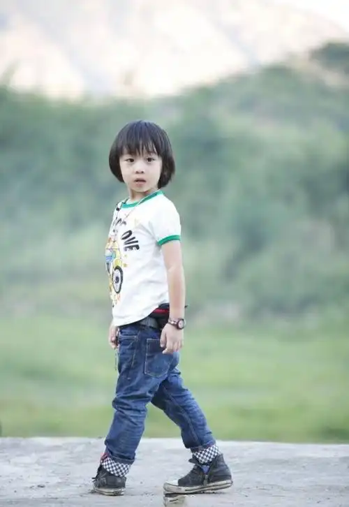 还记得《爸爸去哪儿》中软萌可爱的kimi吗?