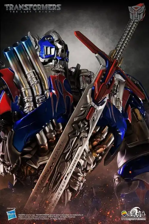 香港玩具厂打造变形金刚5最后的骑士擎天柱全身雕像高达13米