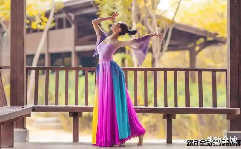 中国古典舞有哪些基本动作呢?古典舞舞姿好优美呀