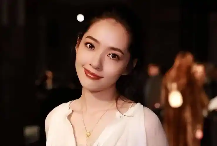 郭碧婷:自己选的豪门路,咬着牙也要走完_女儿_父母_向佐