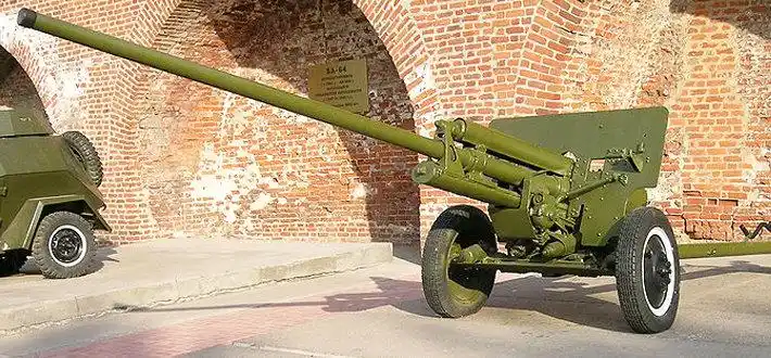 m1943 (zis-2)57毫米反坦克炮苏联在二战期间使用的57毫米反坦克炮.