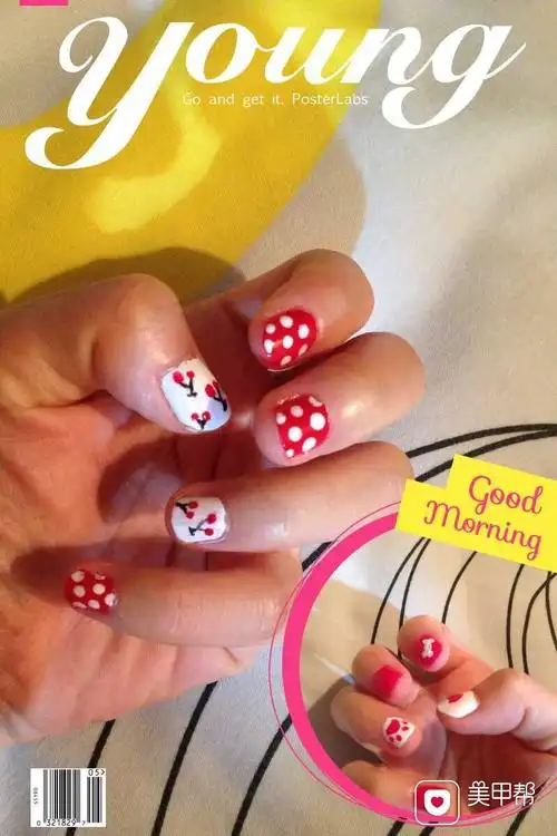 方形红色白色可爱卡哇伊美甲图片