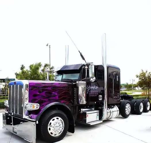 参考的是现实版的卡车造型制作,大家喜欢擎天柱的这两种载具形态吗?