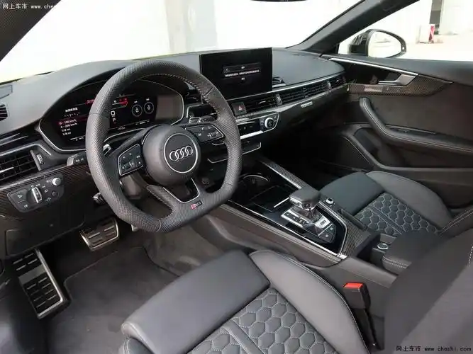 奥迪rs5 图片