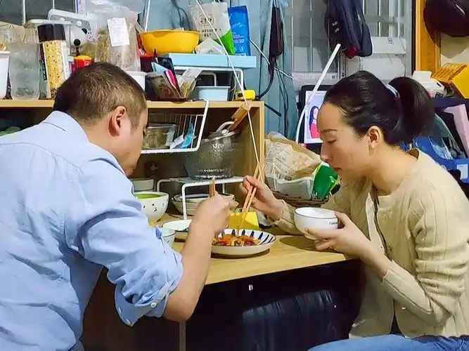 小8岁夫妻婚后真实日常柴米油盐的平凡生活