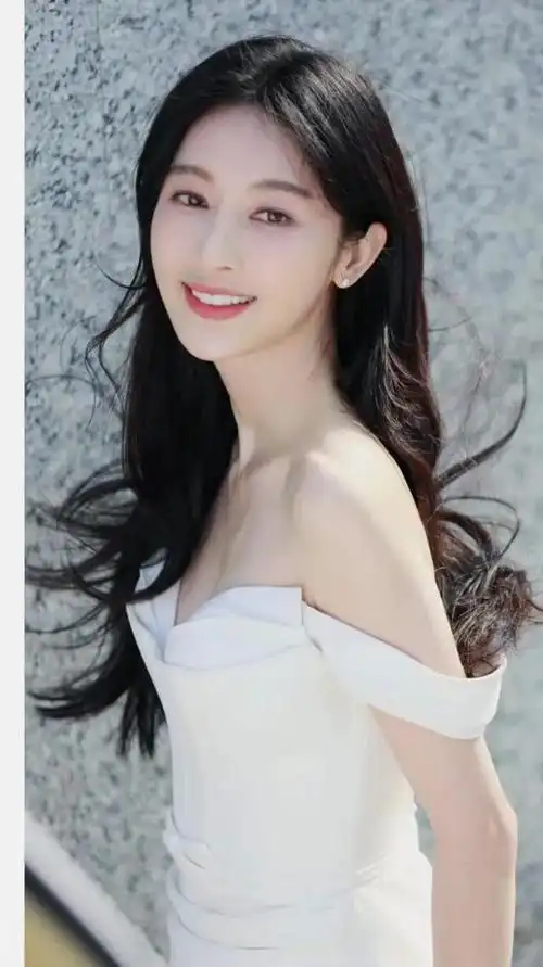 张俪,十足女人味,大长腿.颜值与身材并存,穿搭.明星美图鉴赏