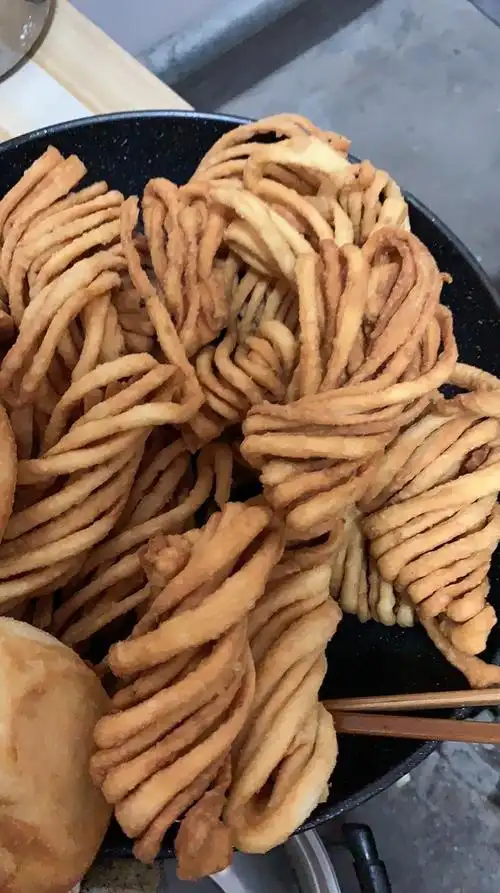 在家也可以做的香酥馓子的做法