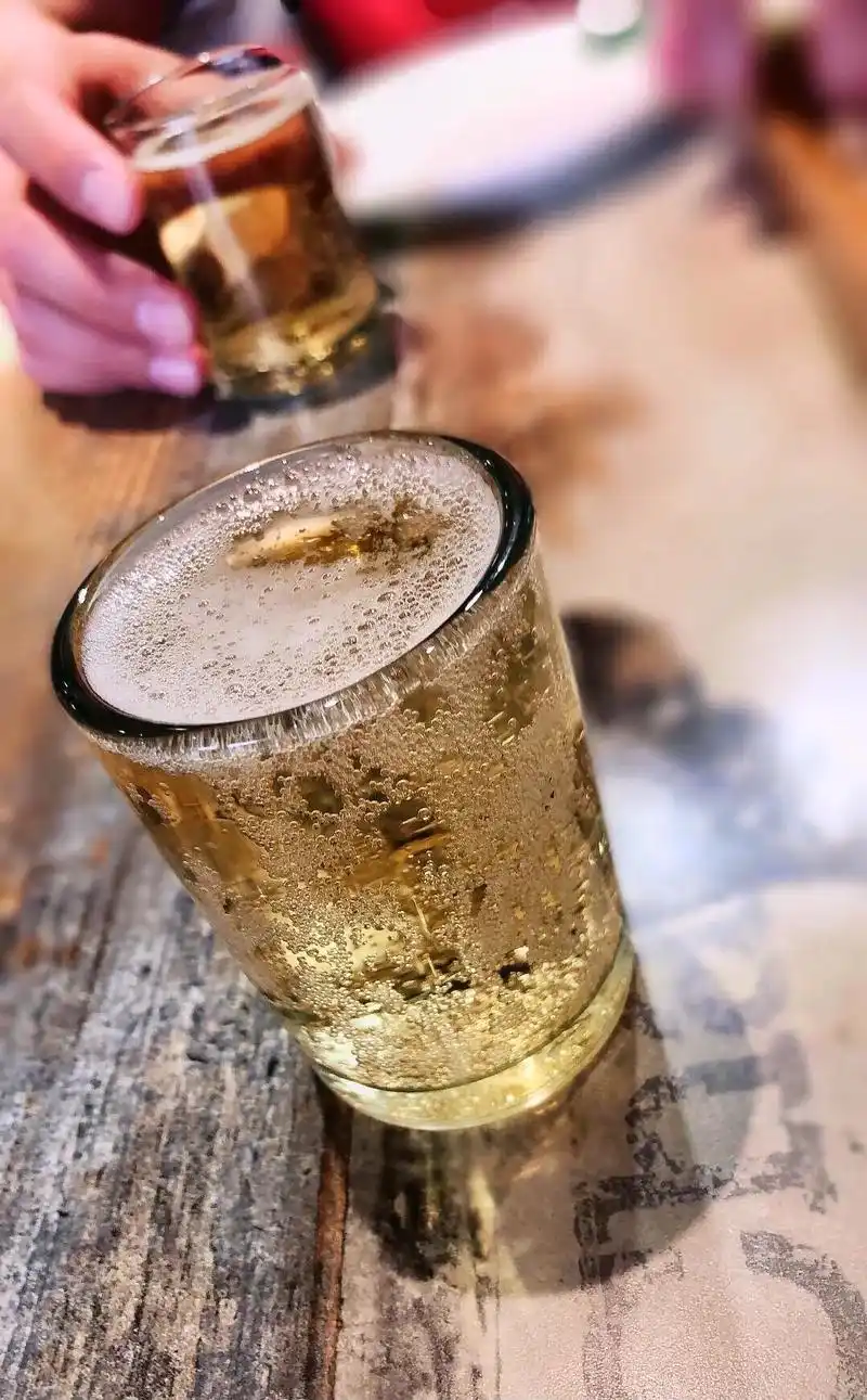 我已经很久没有喝酒了,当我重新端起酒杯的时候,不要问,一切都 - 抖音