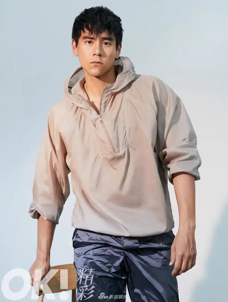 组图:彭于晏最新大片展活力 脸型俊朗瞳孔深邃诠释型男魅力_高清图集