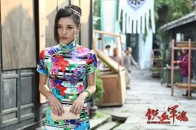 《铁血军魂》 郑清文饰"谍味十足蛇蝎女"