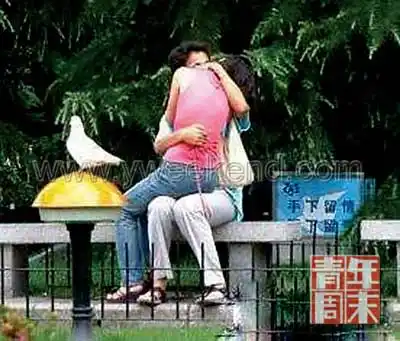 南京高校公开展览男女生"激情照"(图)