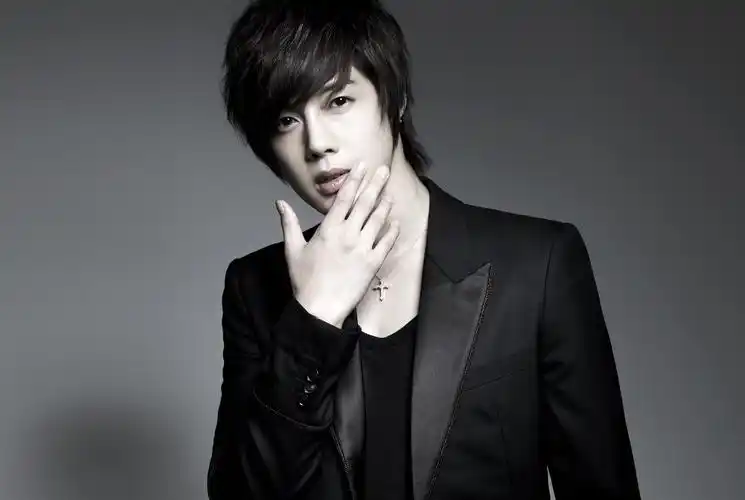 金贤重精美壁纸_你的温柔融化了谁的心