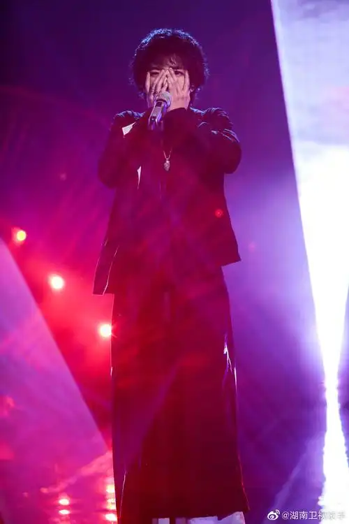 华晨宇歌手2020新歌首唱神树反映环保厚重感十足王牌对王牌唱水手新潮