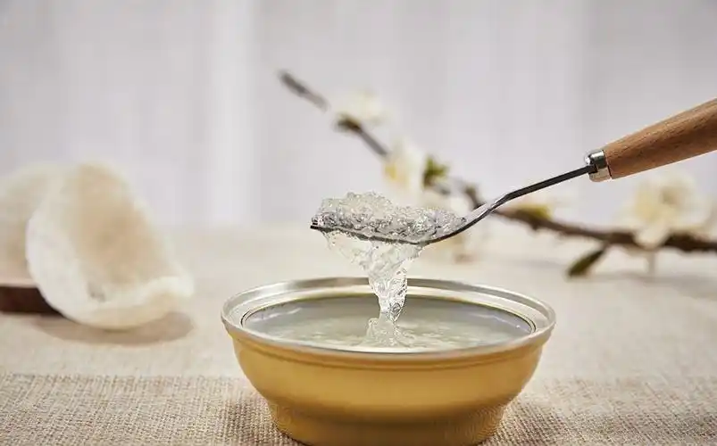 岳阳燕窝实体店解析为什么即食鲜炖燕窝倒出来全是水?