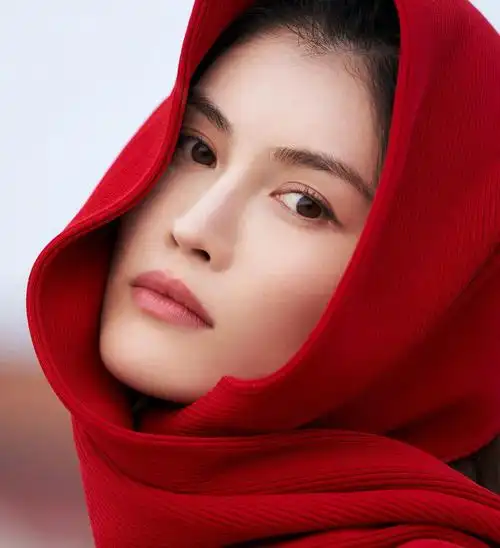 何穗故宫美艳时尚大片迷人写真